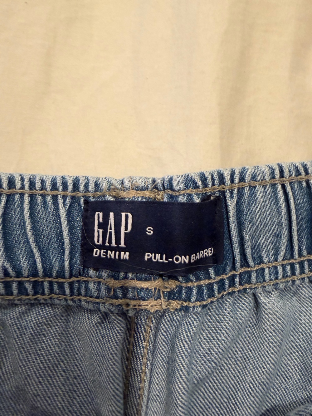 GAP Women’s Light Blue Denim Pull-On Barrel Jeans
